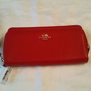 Coach Accordion Zip Wallet NWT #52103